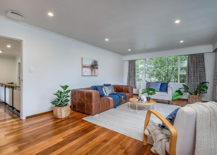  at 52 Kiwi Crescent, Tawa, Wellington