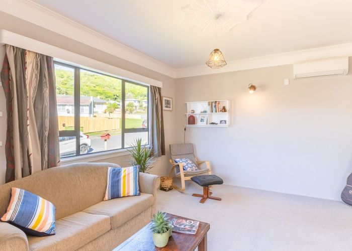  at 86 Rangituhi Crescent, Takapuwahia, Porirua