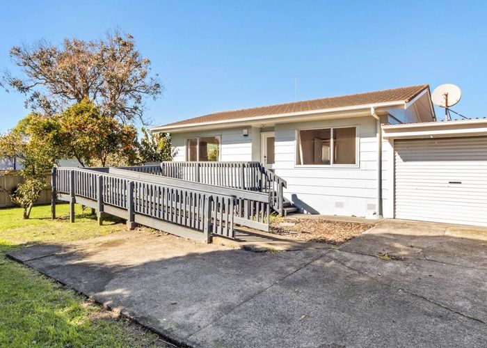  at 2/217 Swanson Road, Henderson, Auckland