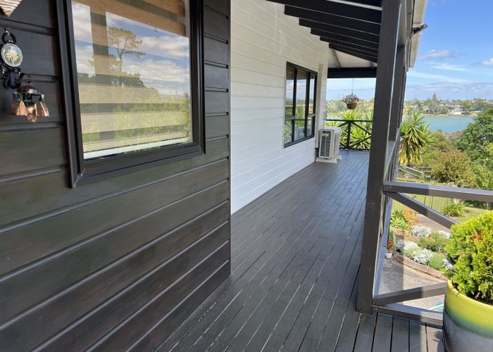  at 17 Constable Lane, West Harbour, Auckland