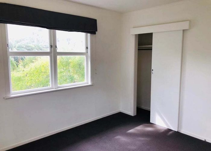  at 61 Peach Road, Glenfield, North Shore City, Auckland