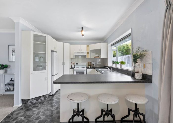  at 9 Redfern Lane, Glenfield, North Shore City, Auckland