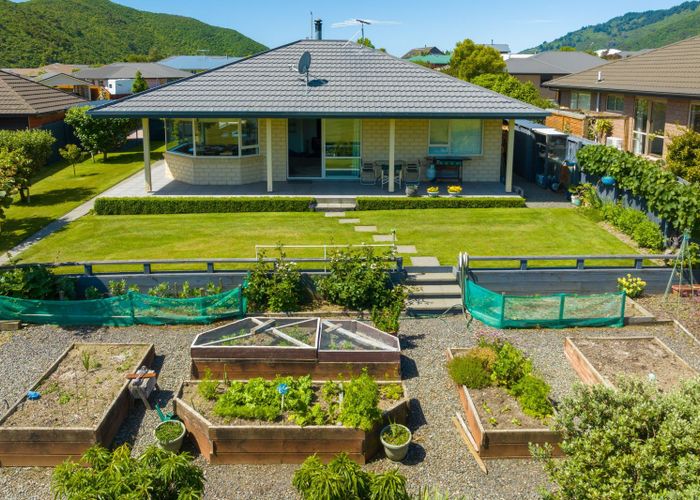  at 32 Admiralty Place, Waikawa, Picton
