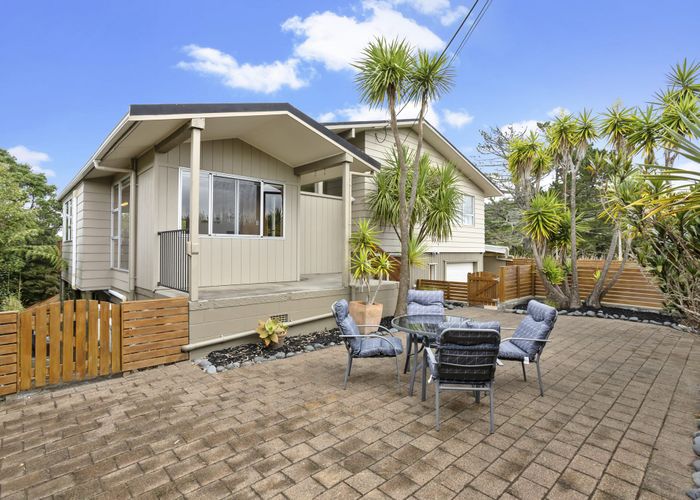  at 1058 Scenic Drive North, Swanson, Auckland