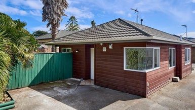  at 5A Grays Road, Plimmerton, Porirua