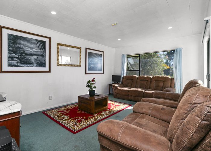  at 1/17 Landsdale Place, Massey, Waitakere City, Auckland