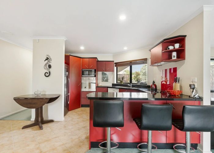  at 320 Hill Road, The Gardens, Auckland