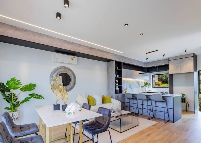  at 2/18 Riverview Road, New Lynn, Auckland