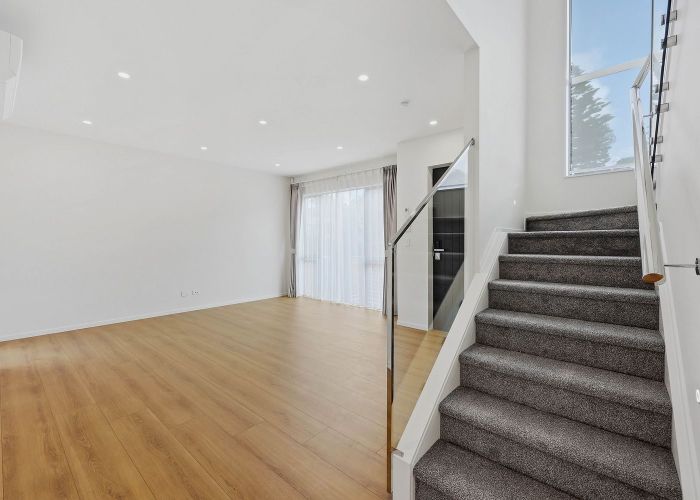  at 71 Salamanca Road, Sunnynook, Auckland