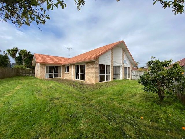  at 14 Caldbeck Rise, Botany Downs, Manukau City, Auckland