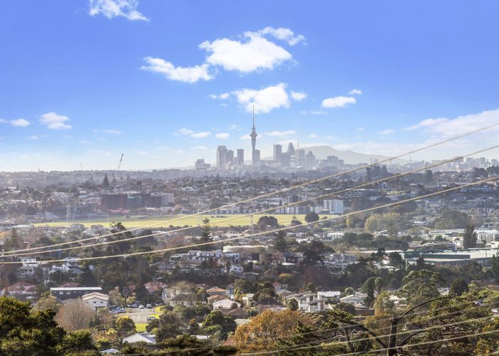  at 2 Fairmount Road, Titirangi, Waitakere City, Auckland