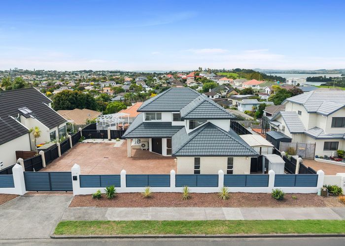  at 214 Whitford Road, Shamrock Park, Manukau City, Auckland