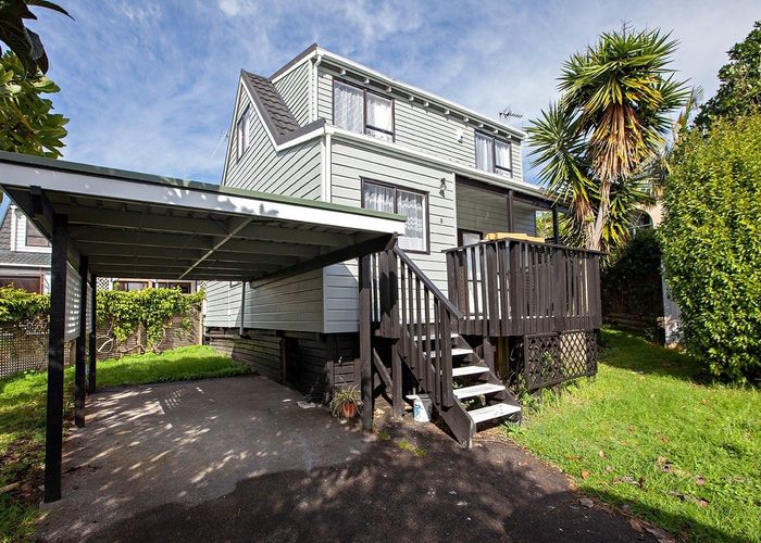  at 8/4 Taylor Street, Blockhouse Bay, Auckland