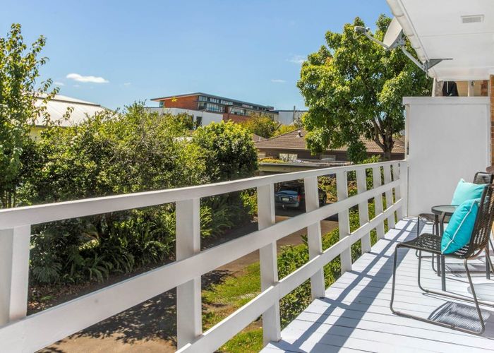  at 1/128 Gillies Avenue, Epsom, Auckland