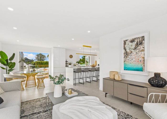 For sale 1/363 Beach Road, Campbells Bay, North Shore City, Auckland