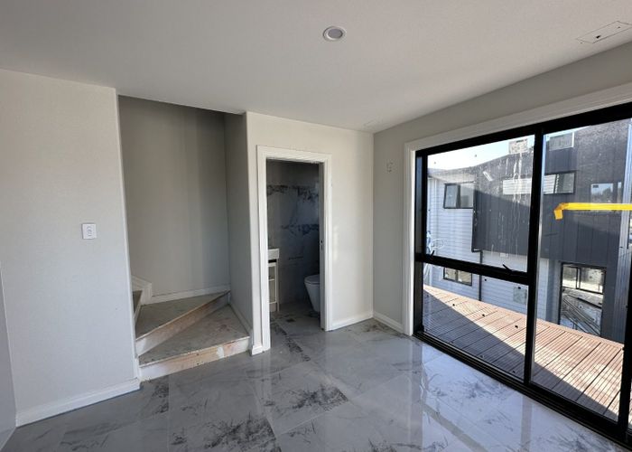  at 2c Convair Crescent, Mangere, Manukau City, Auckland
