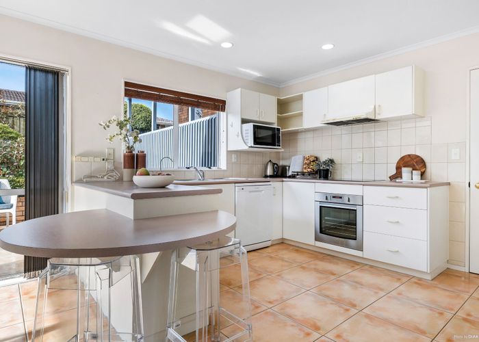  at 4/25 Nicholas Road, Somerville, Manukau