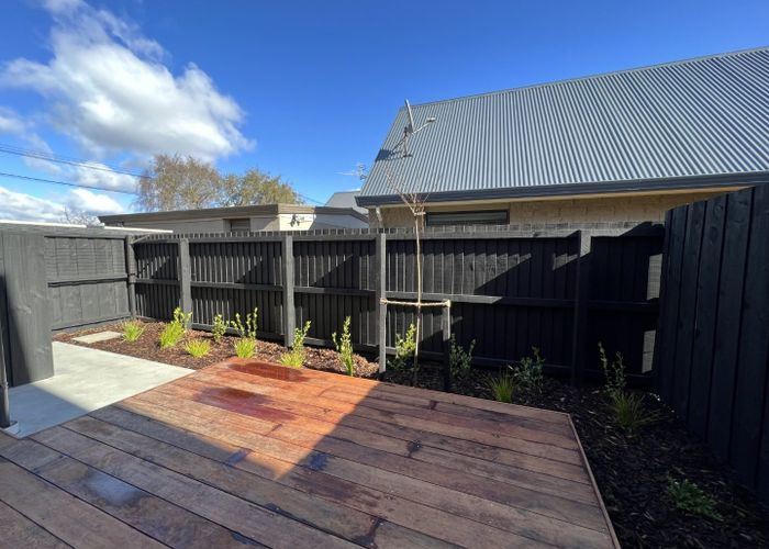  at 2/387 Armagh Street, Linwood, Christchurch City, Canterbury