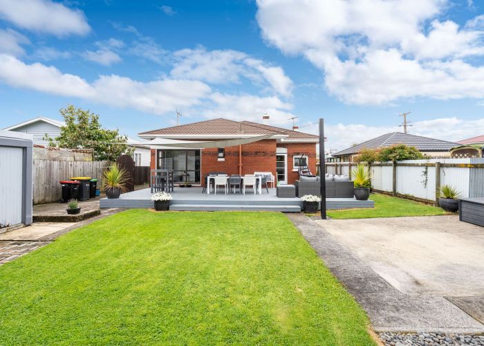  at 24 Loyalty Street, Forbury, Dunedin