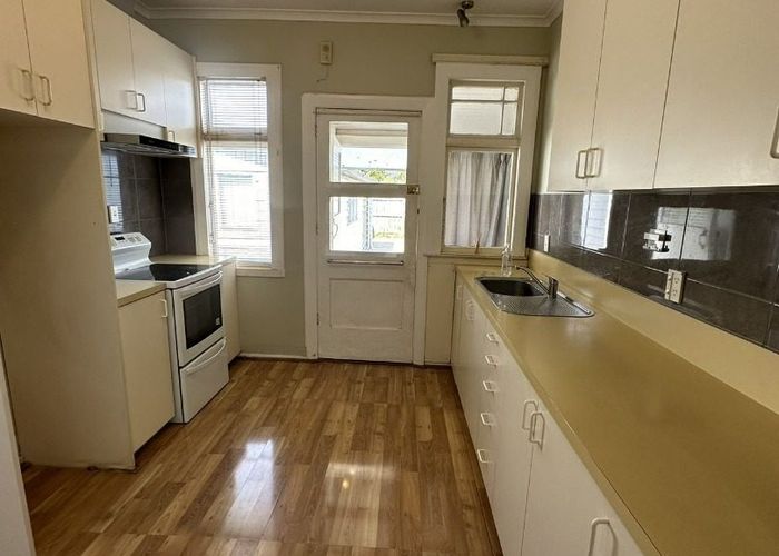  at 40 Lincoln Road, Hillmorton, Christchurch City, Canterbury