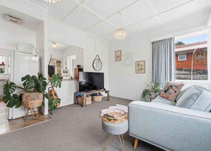  at 3/718 Beach Road, Browns Bay, North Shore City, Auckland