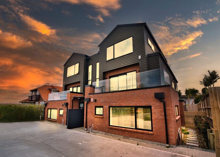  at 2/5 Marsh Avenue, Forrest Hill, North Shore City, Auckland