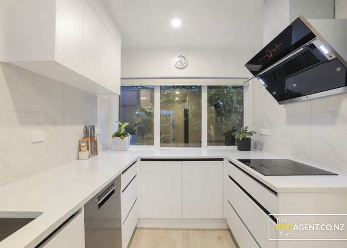  at 74 Warner Park Avenue, Laingholm, Auckland