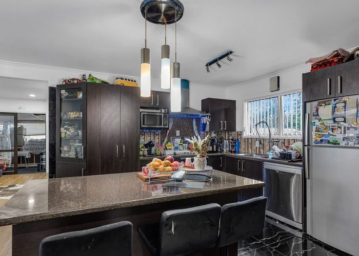  at 31 Redwood Drive, Massey, Waitakere City, Auckland