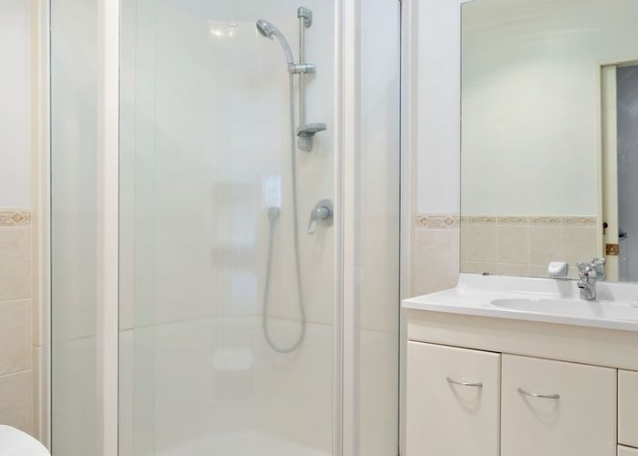  at 5A Landvale Court, Browns Bay, North Shore City, Auckland