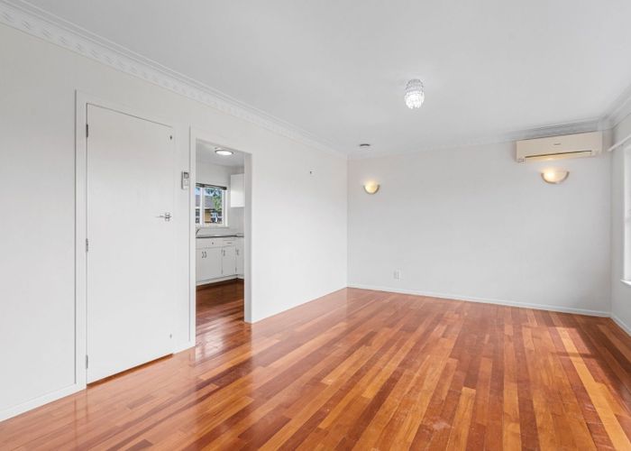  at 2/19 Dinglebank Road, Mount Wellington, Auckland City, Auckland