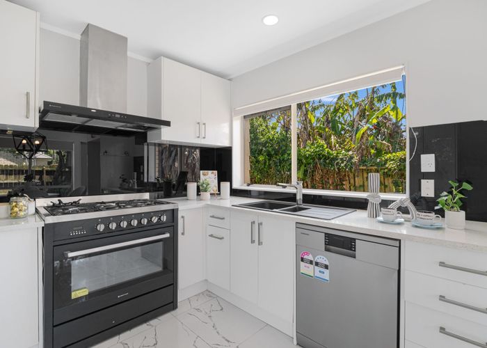  at 20 Horlicks Place, Randwick Park, Manukau City, Auckland