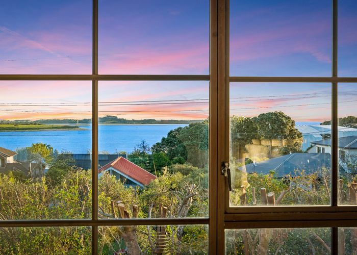  at 30 Hoskins Avenue, Hillsborough, Auckland City, Auckland