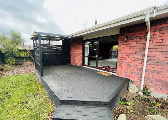  at 2/25 Inwoods Road, Parklands, Christchurch