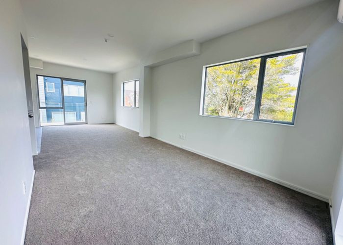  at 55E Edmonton Road, Henderson, Auckland