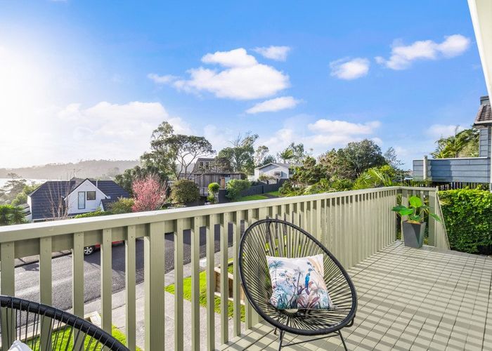  at 2/6 Oruamo Place, Beach Haven, Auckland