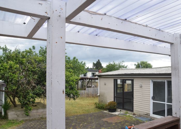  at 14 Fisher Crescent, Otara, Auckland