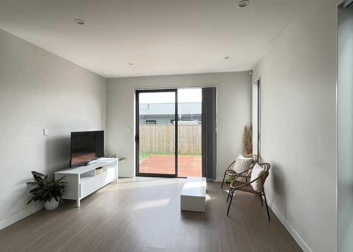  at 3/21 Akoranga Dr, Northcote, North Shore City, Auckland