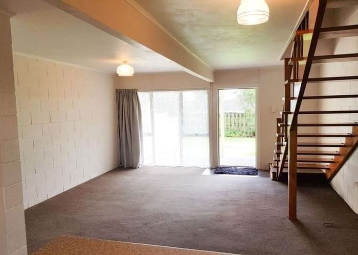  at 2/41A Tramway Rd, Beach Haven, North Shore City, Auckland