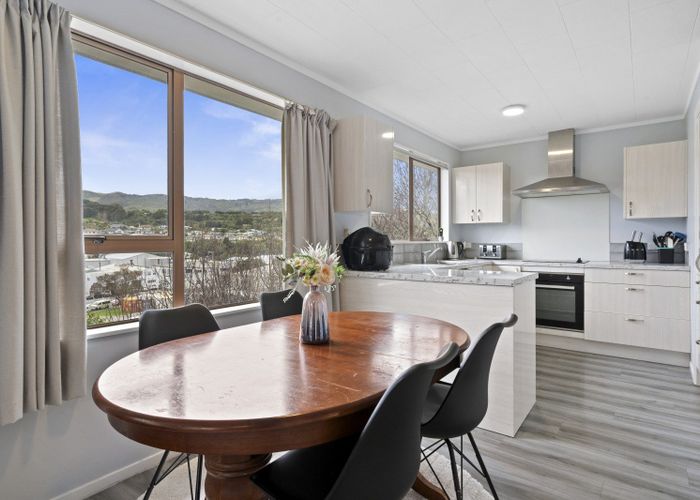  at 15A Kereru Bend, Tawa, Wellington