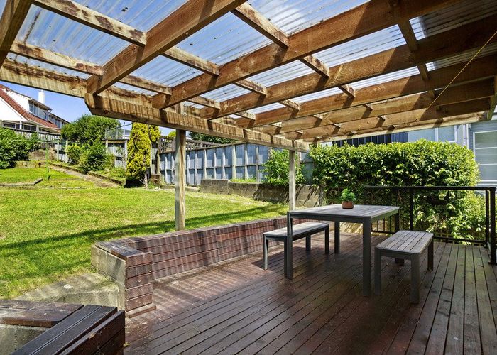  at 32 Collins Avenue, Tawa, Wellington