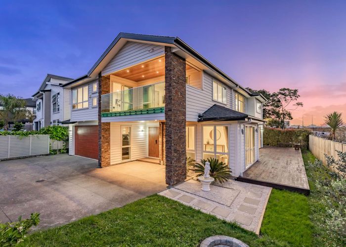  at 6 Lancia Way, Oteha, Auckland