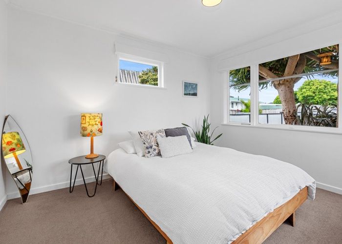  at 86 Taikata Road, Te Atatu Peninsula, Auckland