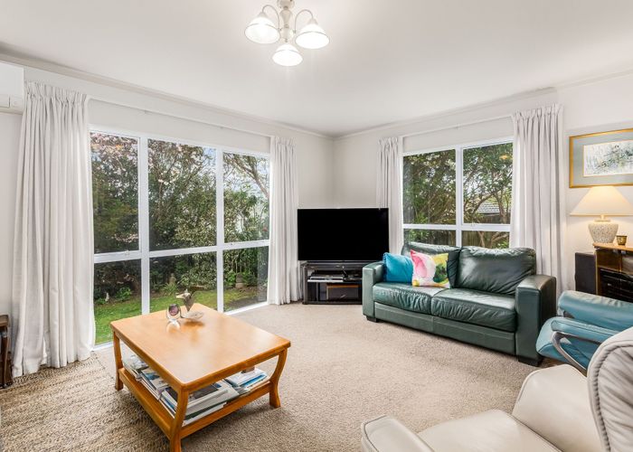  at 21 Saunders Close, Whitby, Porirua, Wellington
