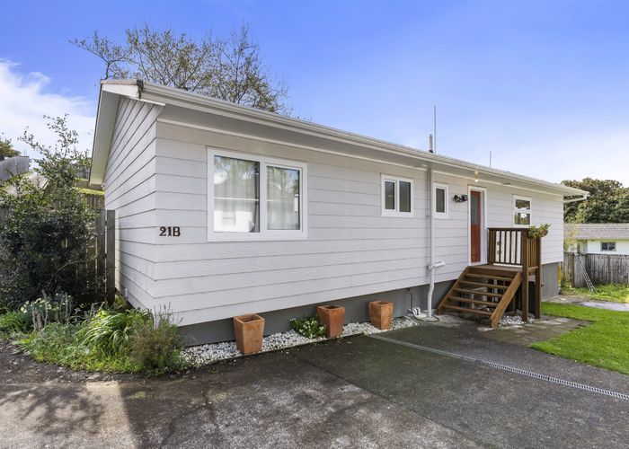  at 2/21 Taurus Crescent, Beach Haven, North Shore City, Auckland