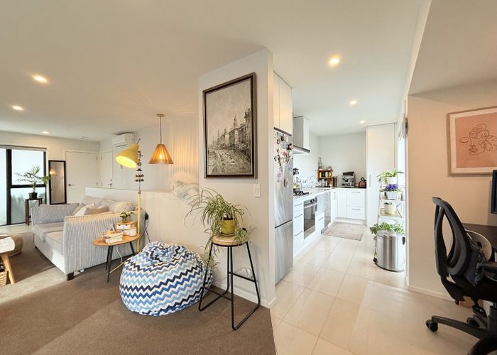  at 30 Red Beech Ave, Woodridge, Wellington, Wellington