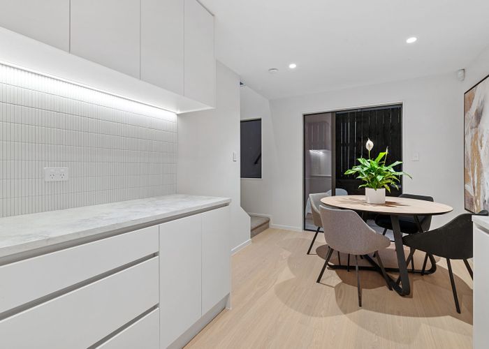  at 9B O'donn Avenue, Beach Haven, North Shore City, Auckland