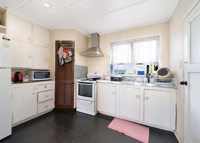  at 18 Bernard Street, Mount Wellington, Auckland