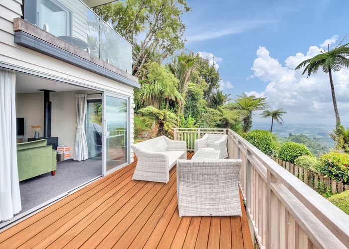  at 23 Quinns Road, Waiatarua, Waitakere City, Auckland