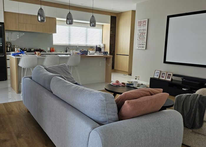  at 21 Meadowridge Drive, Flat Bush, Manukau City, Auckland