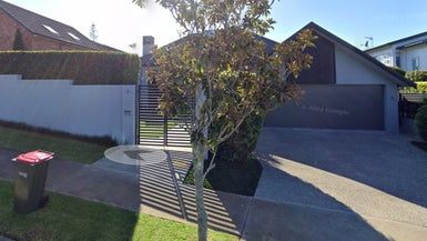  at 8 Oceania Place, Mellons Bay, Auckland